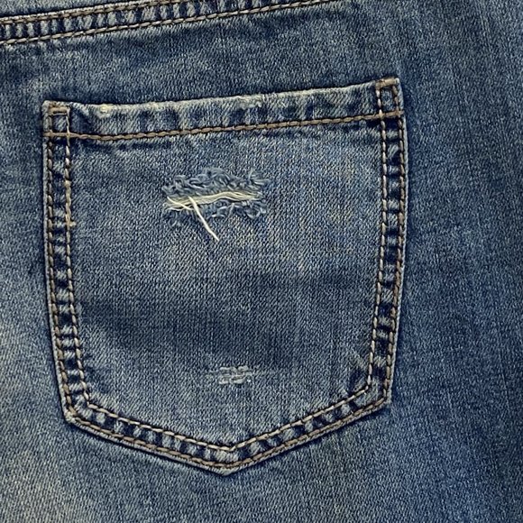 VINTAGE APT. 9 -- Short Shorts, Distressed Denim, Leather Stud Belt, Never Worn - Picture 7 of 14